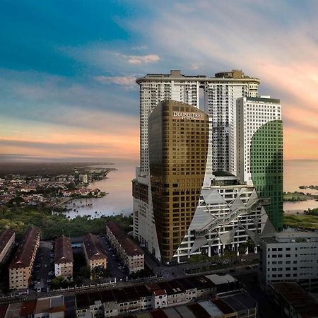 Hotel Doubletree By Hilton Melaka Malacca Esterno foto The River