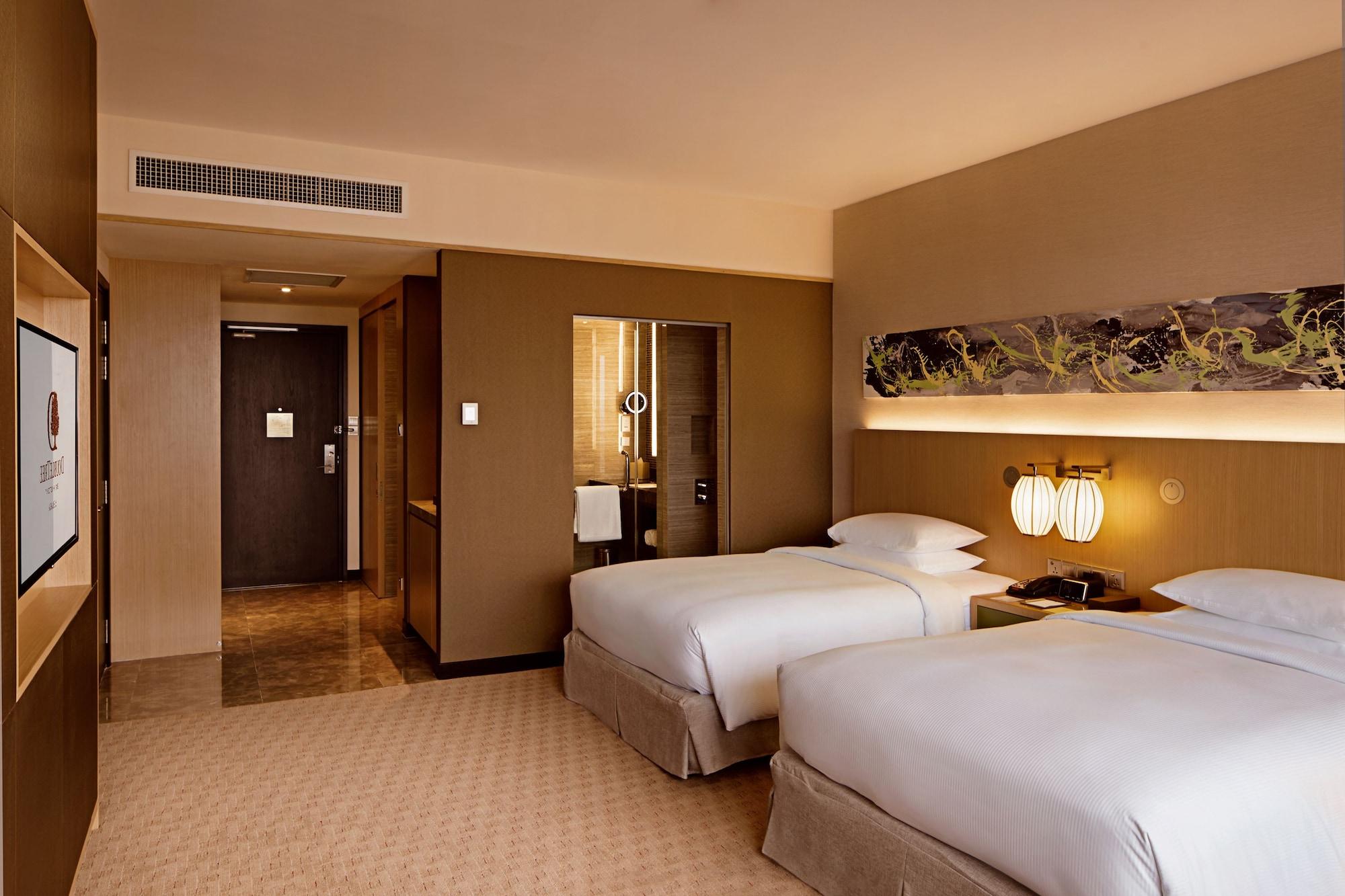 Hotel Doubletree By Hilton Melaka Malacca Esterno foto Deluxe Room