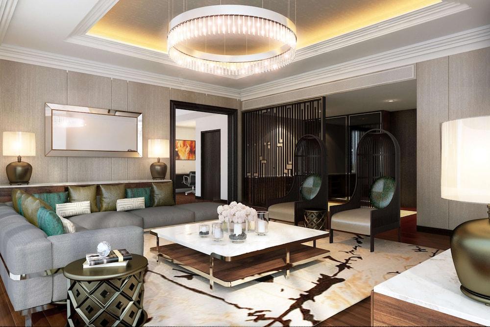Hotel Doubletree By Hilton Melaka Malacca Esterno foto The interior of the Presidential Suite