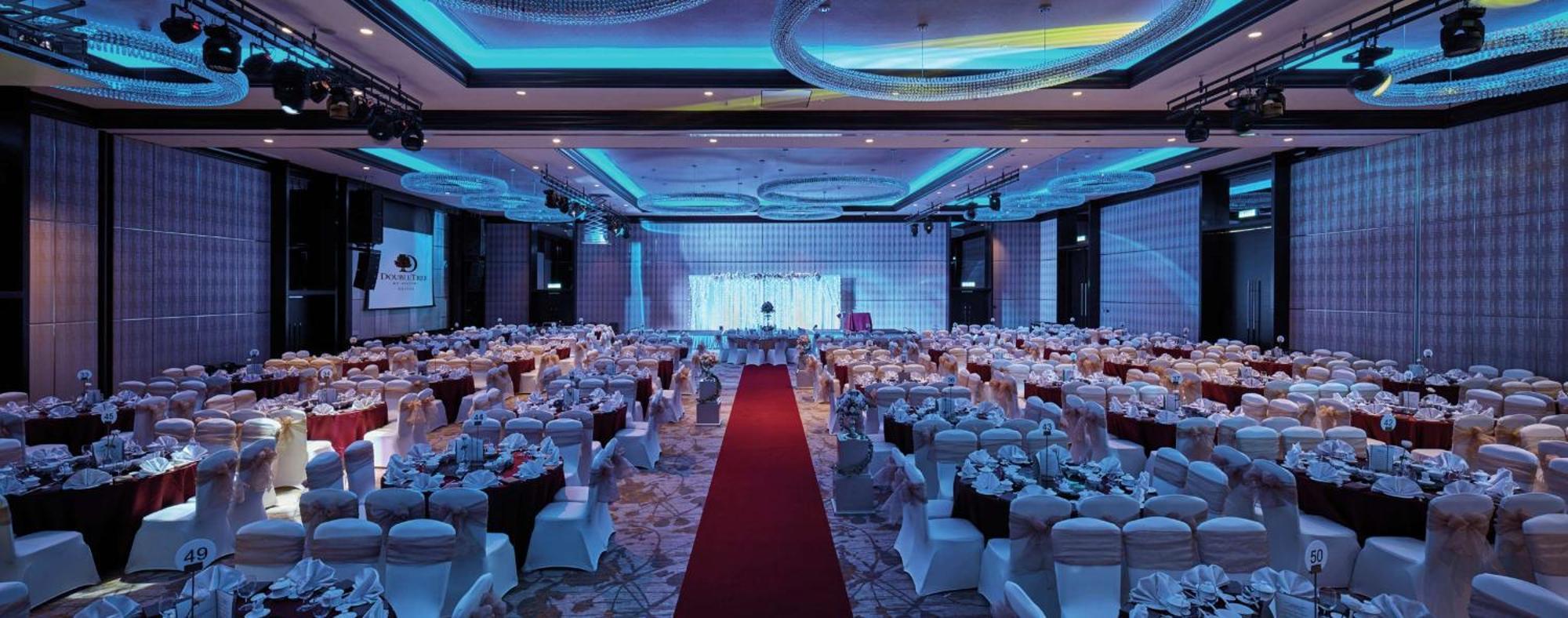 Hotel Doubletree By Hilton Melaka Malacca Esterno foto The ballroom of the hotel