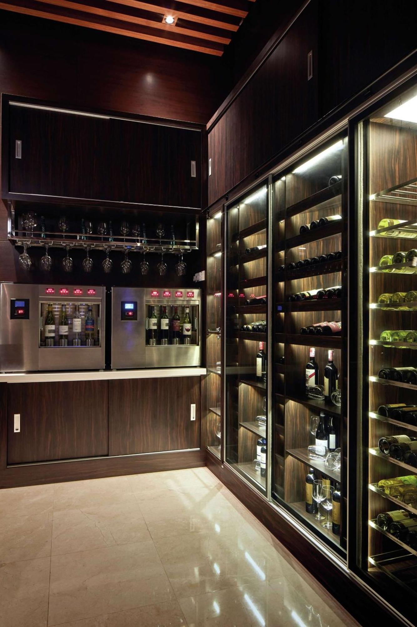 Hotel Doubletree By Hilton Melaka Malacca Esterno foto Wine storage