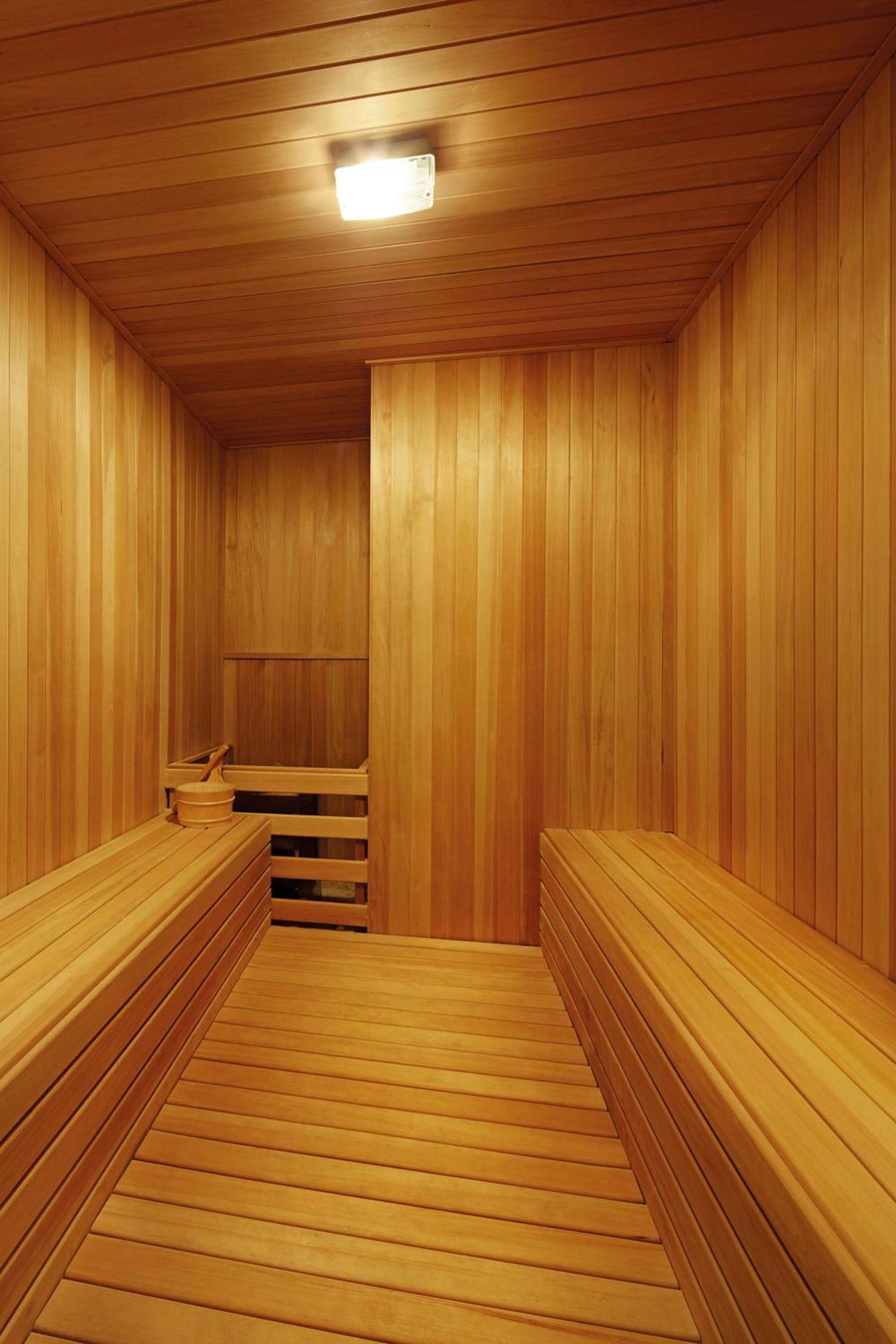Hotel Doubletree By Hilton Melaka Malacca Esterno foto A modern Finnish sauna