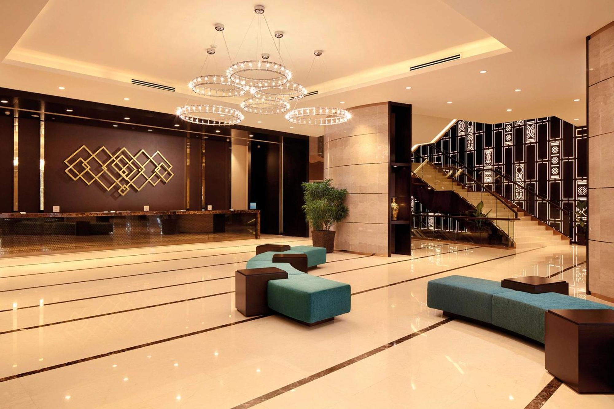 Hotel Doubletree By Hilton Melaka Malacca Esterno foto Lobby