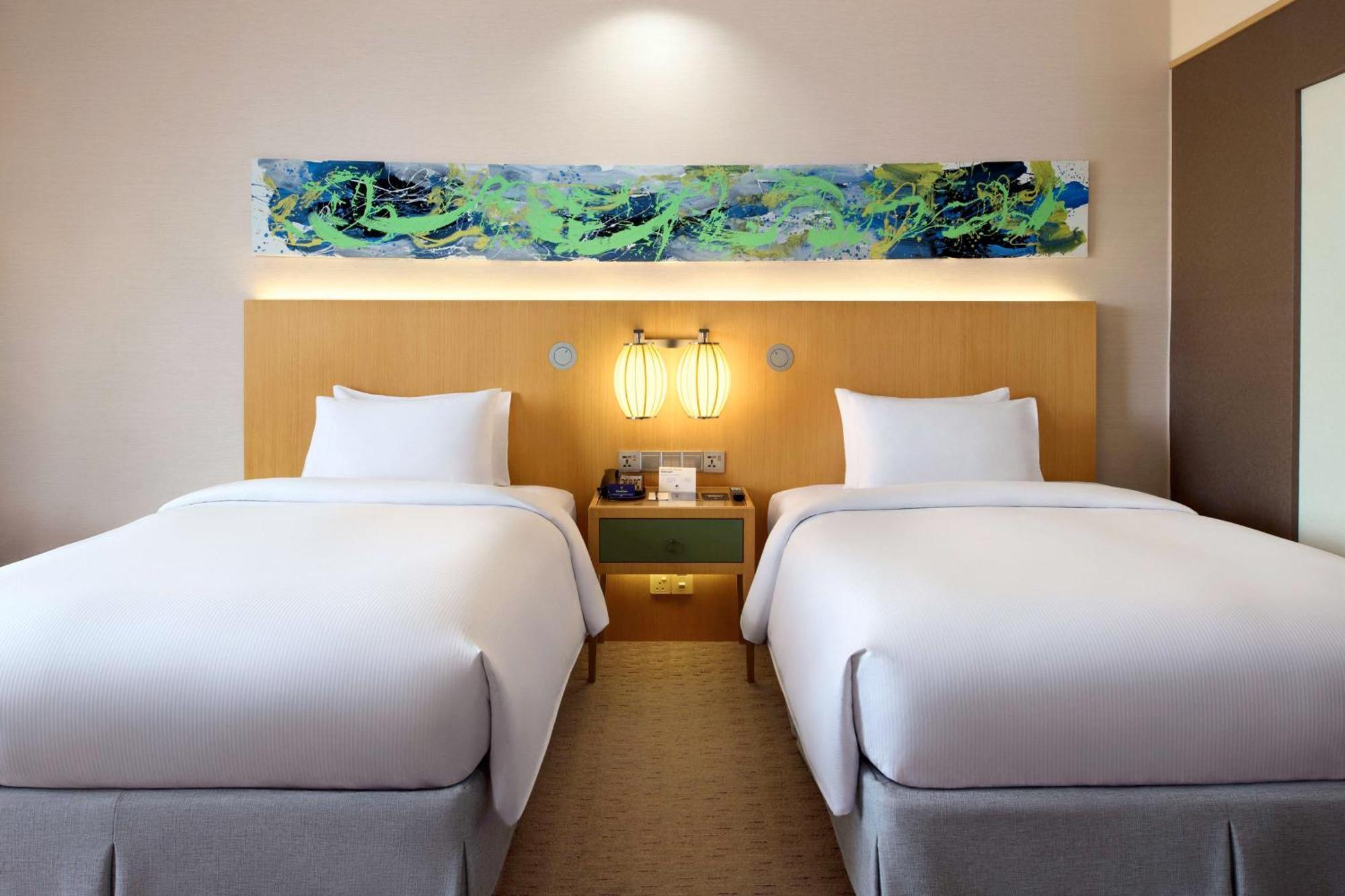 Hotel Doubletree By Hilton Melaka Malacca Esterno foto Deluxe Room