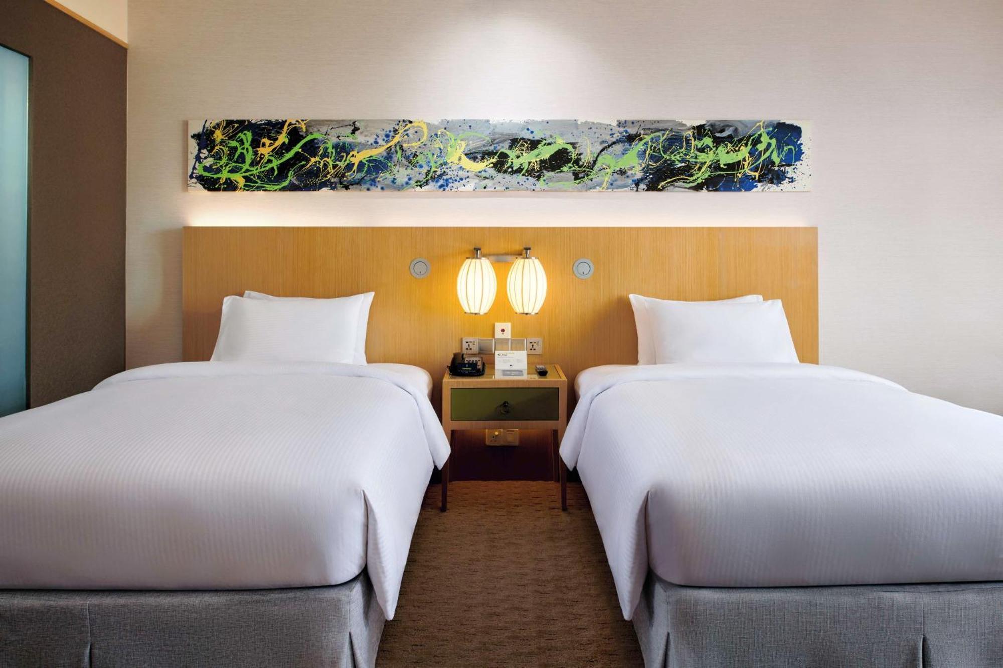 Hotel Doubletree By Hilton Melaka Malacca Esterno foto Deluxe Room